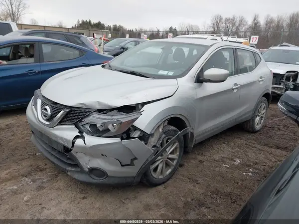 JN1BJ1CR2HW117645 2017 NISSAN ROGUE - Image 2