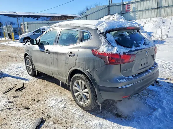 JN1BJ1CR2HW118438 2017 NISSAN ROGUE - Image 2