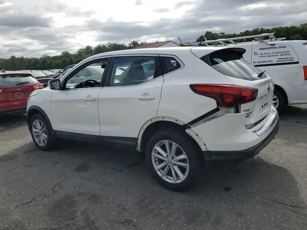JN1BJ1CR2HW120111 2017 NISSAN ROGUE - Image 2