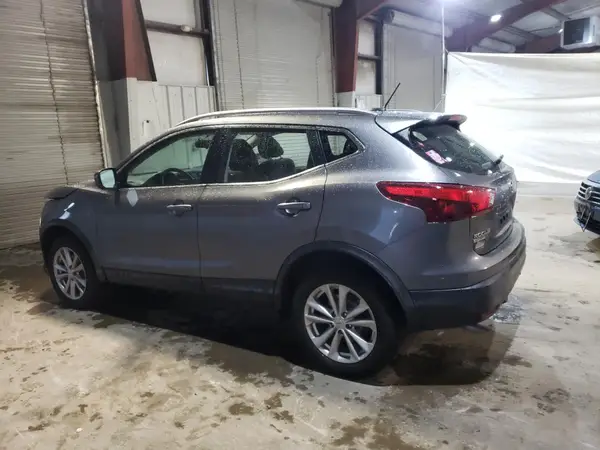 JN1BJ1CR2HW120657 2017 NISSAN ROGUE - Image 2
