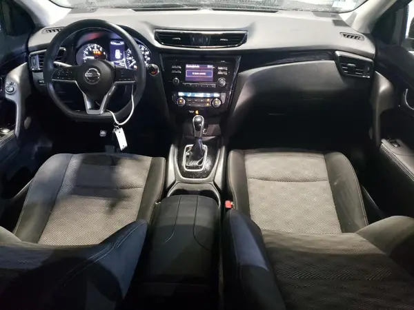 JN1BJ1CR2HW120657 2017 NISSAN ROGUE - Image 8
