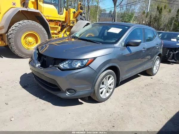 JN1BJ1CR2HW121484 2017 NISSAN ROGUE - Image 2