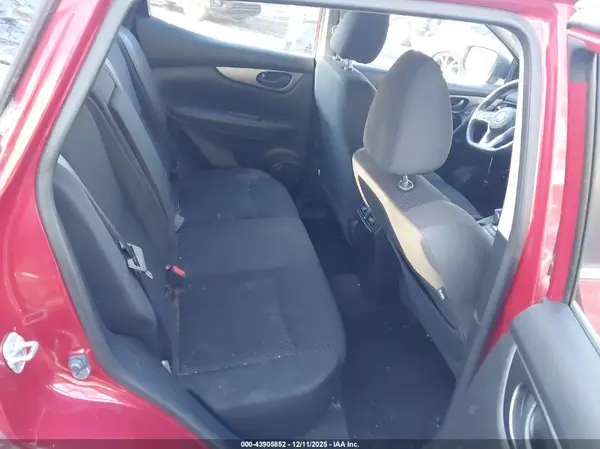 JN1BJ1CR2HW121825 2017 NISSAN ROGUE - Image 8