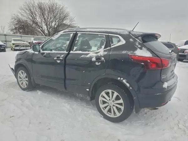 JN1BJ1CR2HW122067 2017 NISSAN ROGUE - Image 2