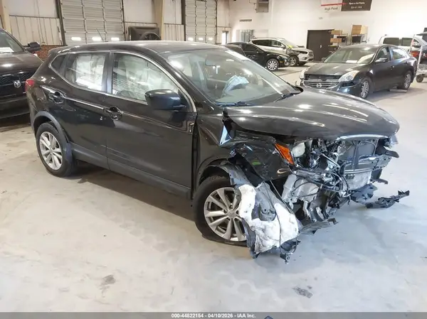 JN1BJ1CR2HW122277 2017 NISSAN ROGUE - Image 1