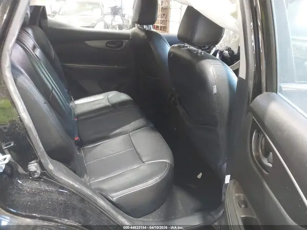 JN1BJ1CR2HW122277 2017 NISSAN ROGUE - Image 8