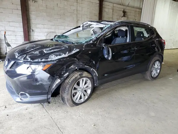 JN1BJ1CR2HW125857 2017 NISSAN ROGUE - Image 1