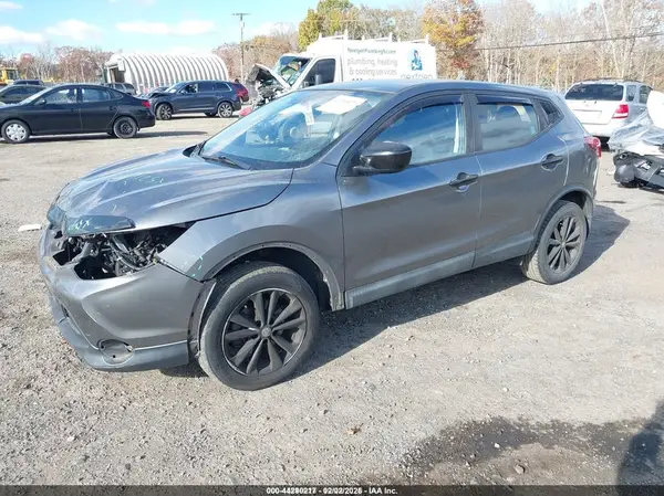 JN1BJ1CR2HW126443 2017 NISSAN ROGUE - Image 2