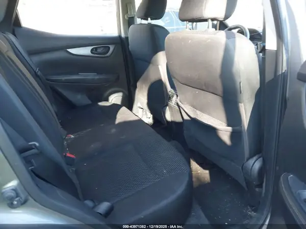 JN1BJ1CR2HW126572 2017 NISSAN ROGUE - Image 8