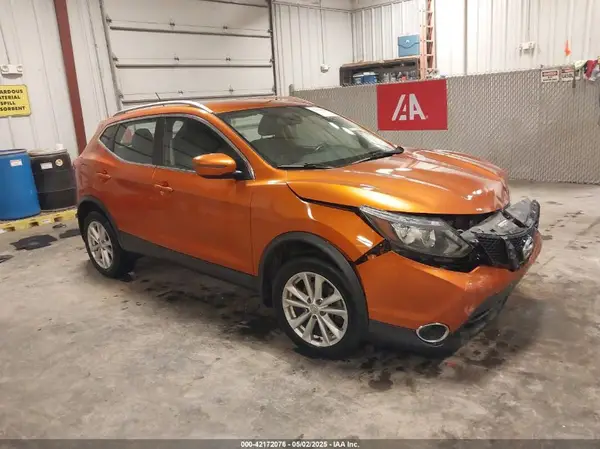 JN1BJ1CR2HW127348 2017 NISSAN ROGUE - Image 1