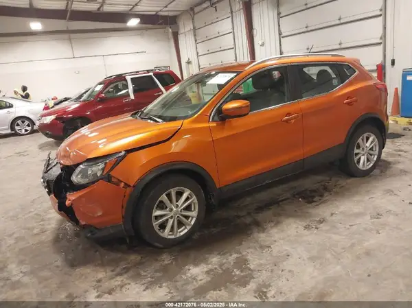 JN1BJ1CR2HW127348 2017 NISSAN ROGUE - Image 2