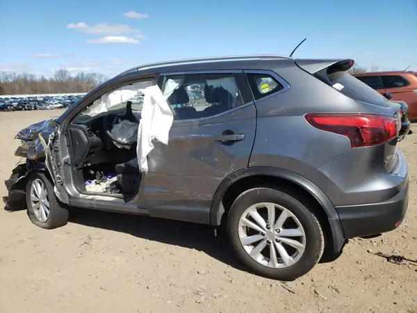 JN1BJ1CR2HW129925 2017 NISSAN ROGUE - Image 2