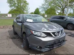 JN1BJ1CR2HW132985 2017 NISSAN ROGUE