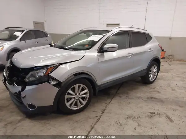 JN1BJ1CR2HW133182 2017 NISSAN ROGUE - Image 2
