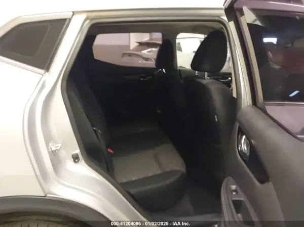 JN1BJ1CR2HW133182 2017 NISSAN ROGUE - Image 8