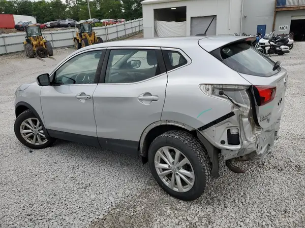 JN1BJ1CR2HW136499 2017 NISSAN ROGUE - Image 2