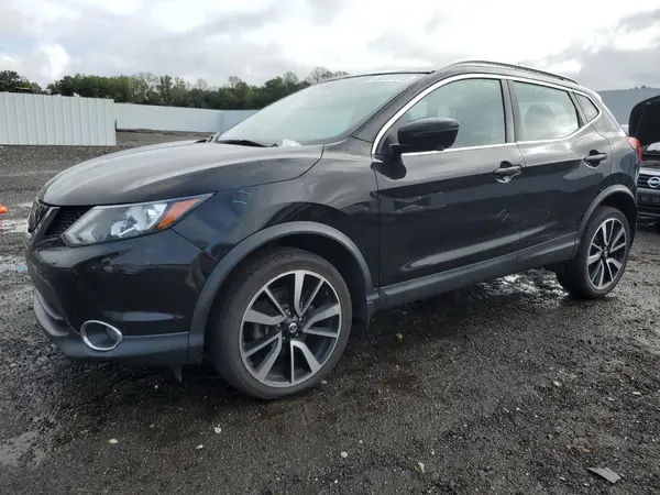 JN1BJ1CR2HW137037 2017 NISSAN ROGUE - Image 1