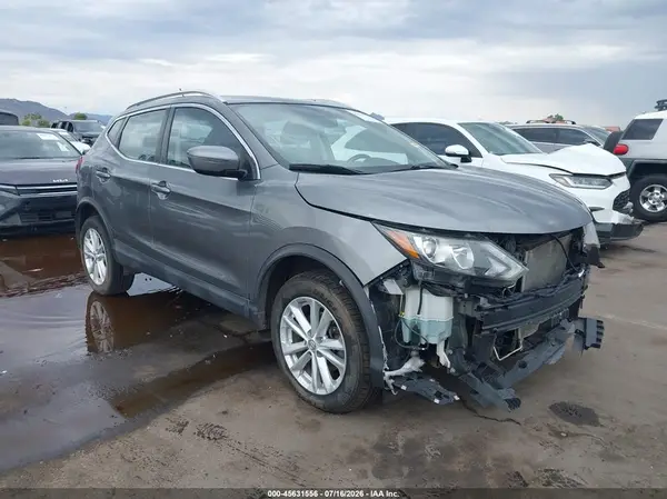 JN1BJ1CR2HW137068 2017 NISSAN ROGUE - Image 1
