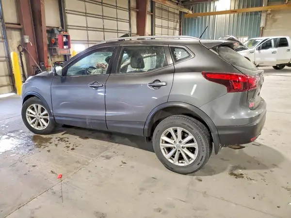 JN1BJ1CR2HW139323 2017 NISSAN ROGUE - Image 2