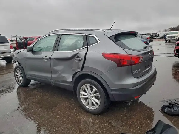 JN1BJ1CR2HW139418 2017 NISSAN ROGUE - Image 2