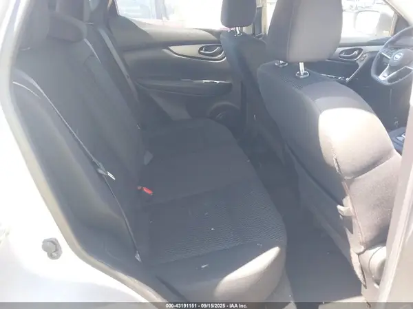 JN1BJ1CR2HW139497 2017 NISSAN ROGUE - Image 8