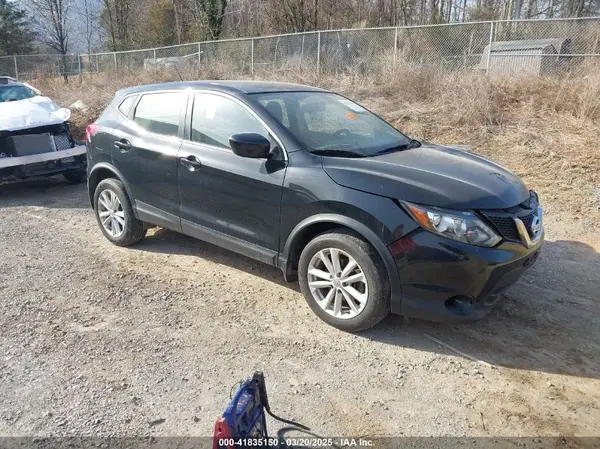 JN1BJ1CR2HW139984 2017 NISSAN ROGUE - Image 1