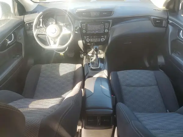 JN1BJ1CR2HW143159 2017 NISSAN ROGUE - Image 8