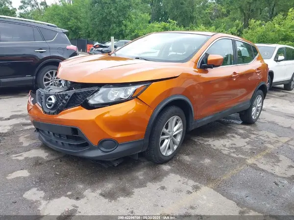 JN1BJ1CR2HW144456 2017 NISSAN ROGUE - Image 2
