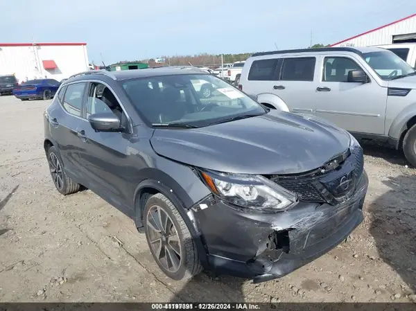 JN1BJ1CR2JW202197 2018 NISSAN ROGUE - Image 1