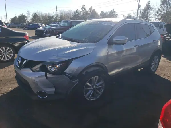 JN1BJ1CR2JW205228 2018 NISSAN ROGUE - Image 1