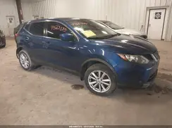 JN1BJ1CR2JW251853 2018 NISSAN ROGUE