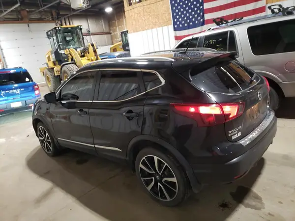 JN1BJ1CR2JW254722 2018 NISSAN ROGUE - Image 2