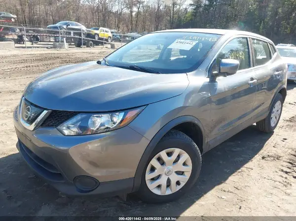 JN1BJ1CR2JW258799 2018 NISSAN ROGUE - Image 2