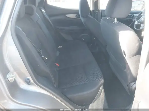 JN1BJ1CR2JW258799 2018 NISSAN ROGUE - Image 8
