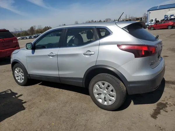 JN1BJ1CR2JW259175 2018 NISSAN ROGUE - Image 2