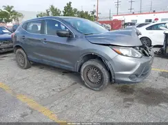 JN1BJ1CR2JW262707 2018 NISSAN ROGUE