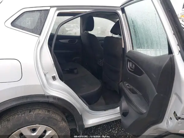JN1BJ1CR2JW264232 2018 NISSAN ROGUE - Image 8