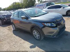 JN1BJ1CR2JW267888 2018 NISSAN ROGUE