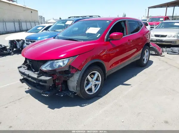 JN1BJ1CR2JW267910 2018 NISSAN ROGUE - Image 2