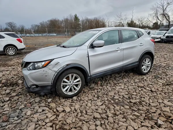 JN1BJ1CR2JW267938 2018 NISSAN ROGUE - Image 1