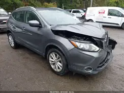 JN1BJ1CR2JW285839 2018 NISSAN ROGUE