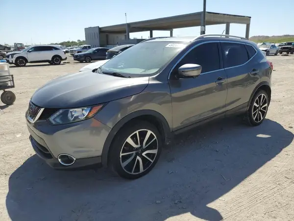 JN1BJ1CR2JW286697 2018 NISSAN ROGUE - Image 1