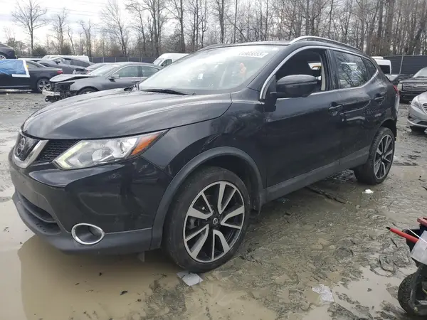 JN1BJ1CR2JW291642 2018 NISSAN ROGUE - Image 1