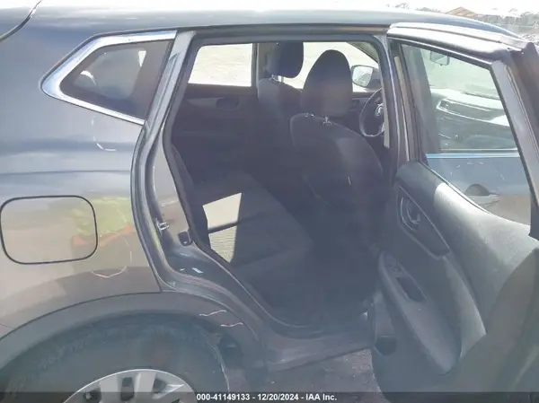 JN1BJ1CR2KW348715 2019 NISSAN ROGUE - Image 8