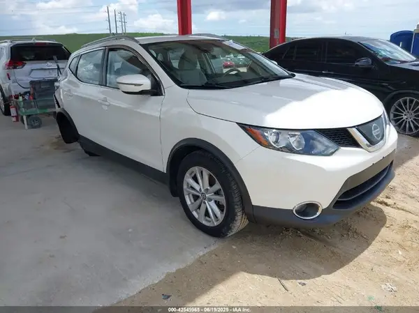 JN1BJ1CR2KW625637 2019 NISSAN ROGUE - Image 1