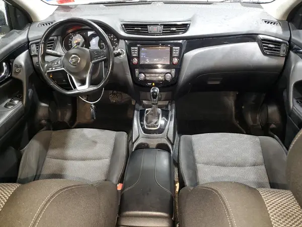 JN1BJ1CR3HW100692 2017 NISSAN ROGUE - Image 8