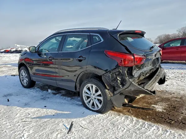JN1BJ1CR3HW100983 2017 NISSAN ROGUE - Image 2