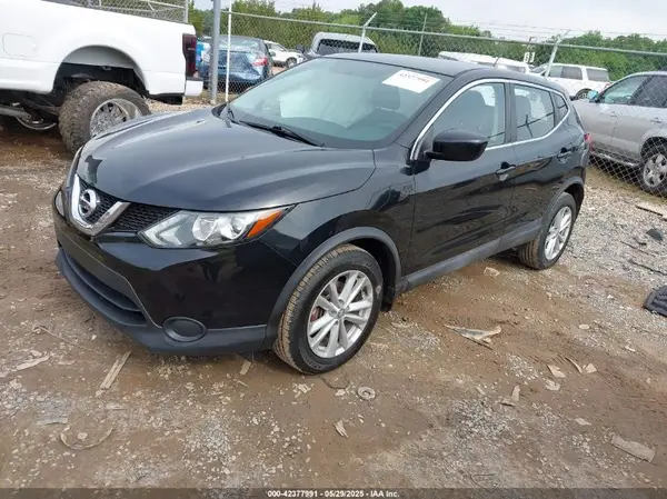 JN1BJ1CR3HW101213 2017 NISSAN ROGUE - Image 2
