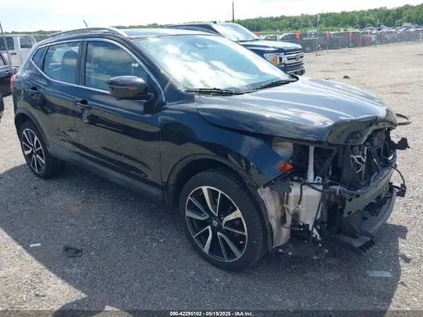 JN1BJ1CR3HW101356 2017 NISSAN ROGUE - Image 1