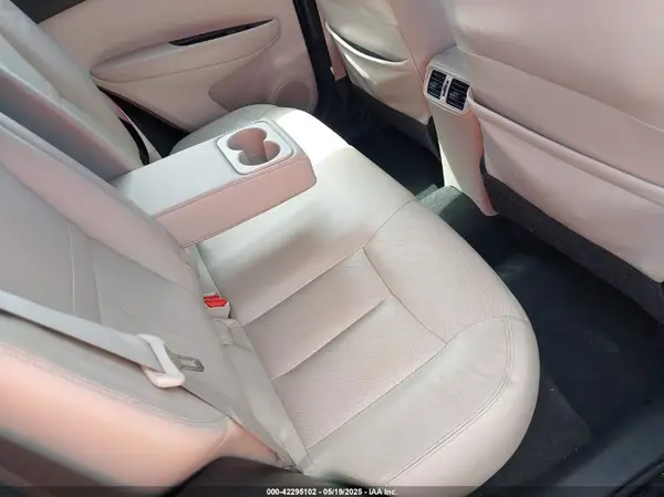 JN1BJ1CR3HW101356 2017 NISSAN ROGUE - Image 8